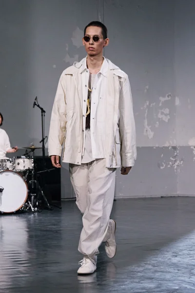 Look 38